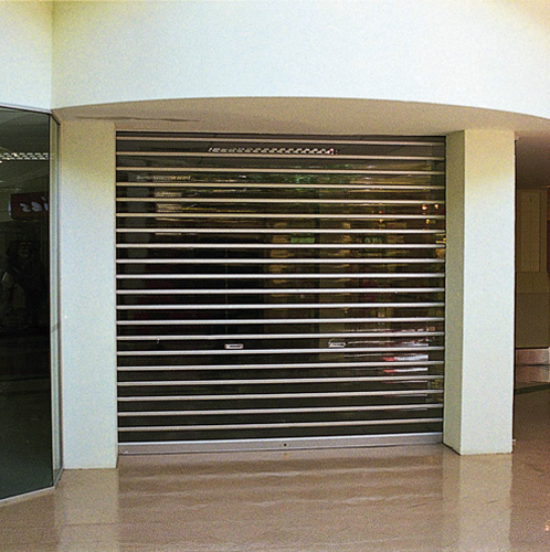 Visionline see through rollergrille in shopping centre